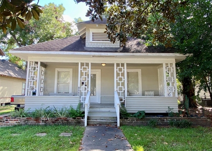 1230 Ashland Street - Photo 1
