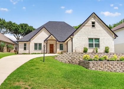 229 Blue Hill Drive - Photo 1