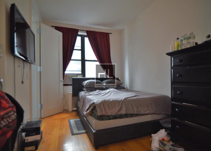 East 46 Street - Photo 1