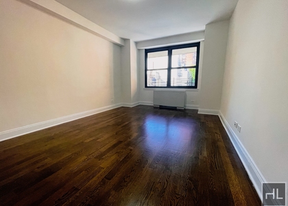 E 82 St - Photo 1