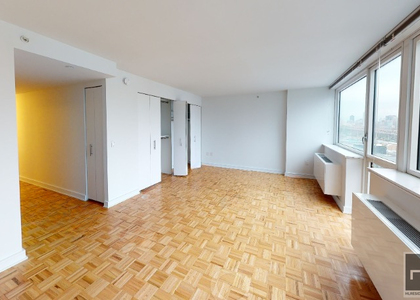 Crescent Street - Photo 1