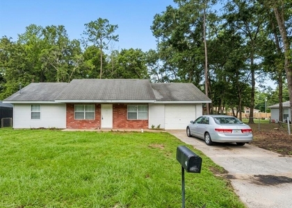 5582 Nw 61st Avenue - Photo 1