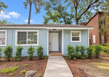 6207 Sw 11th Place - Photo 1