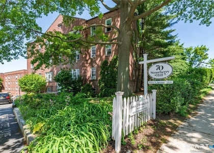 70 Strawberry Hill Avenue - Photo 1