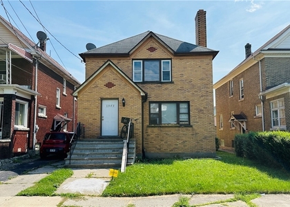 1553 Whitney Avenue - Photo 1