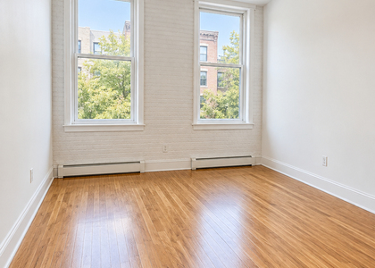 112 Lincoln Ave - Photo 1