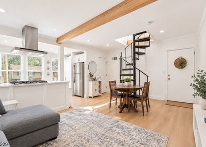 30 Aubrey St - Photo 1