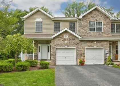 215 Raymound Blvd - Photo 1