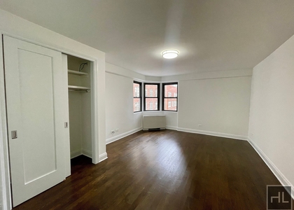 E 16 St - Photo 1