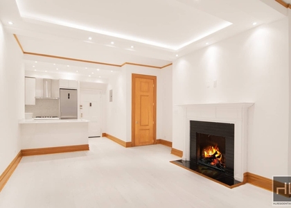 West 58 Street - Photo 1