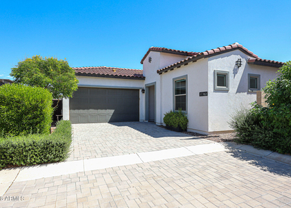 17383 W Guthrie Street - Photo 1