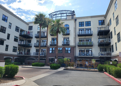 914 E Osborn Road - Photo 1