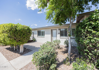 1850 E Maryland Avenue - Photo 1