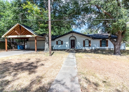 115 E Allen Street - Photo 1