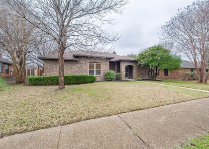 2901 Hampshire Drive - Photo 1