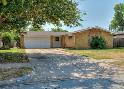8900 S Hillcrest Drive - Photo 1