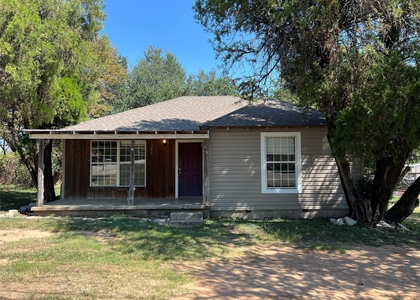 305 East Road - Photo 1