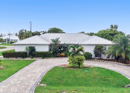 1577 Thumb Point Drive - Photo 1