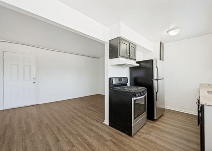 2701 Hemphill Street - Photo 1