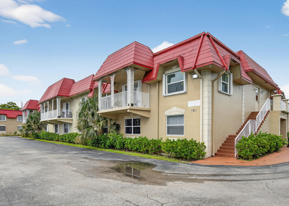 555 Se 8th Street - Photo 1