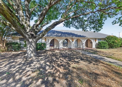 4902 Inverness Avenue - Photo 1