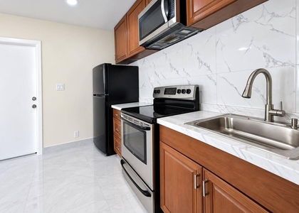 930 Ne 52nd Court - Photo 1