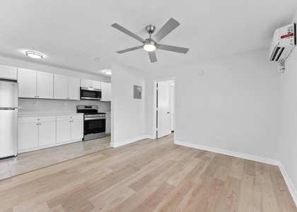 1632 Ne 4th Place - Photo 1