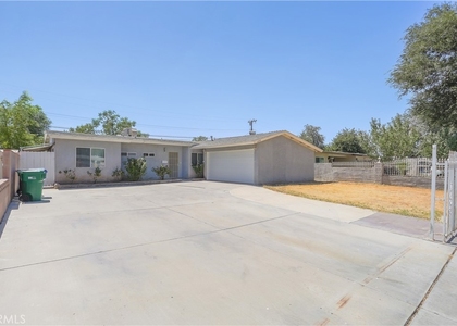 1050 W Avenue J13 - Photo 1