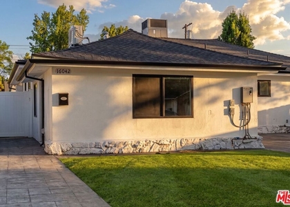 16042 Knapp Street - Photo 1