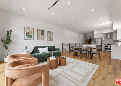 5118 Laurel Canyon - Photo 1