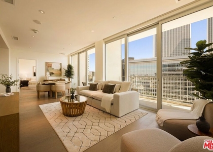 2025 Avenue Of The Stars - Photo 1
