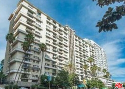 10535 Wilshire Boulevard - Photo 1
