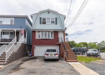 29-31 Glenn Drive - Photo 1