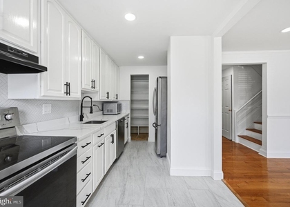 1214 Fox Run Place - Photo 1