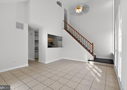 2701 Canyon Ct - Photo 1