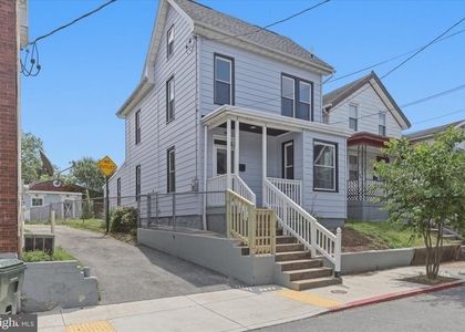 20 Summer Street - Photo 1