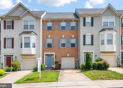 1020 Meandering Way - Photo 1