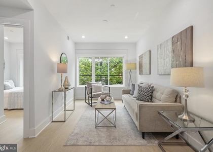 1650 Columbia Road Nw - Photo 1