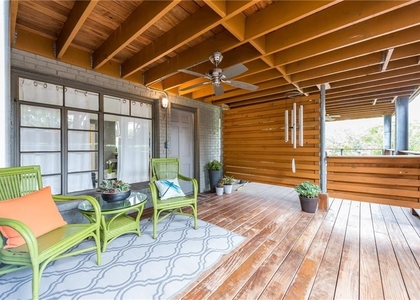 1212 Castle Hill St - Photo 1