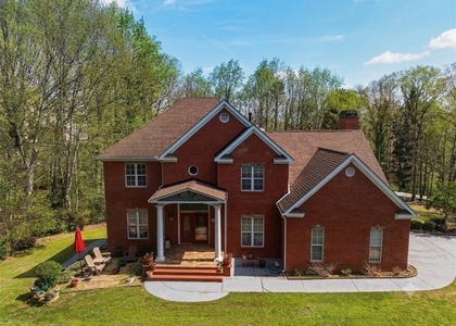 915 Chipley Court - Photo 1