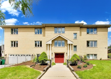 920 N Northwest Highway - Photo 1