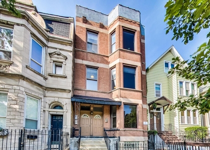 1138 W Addison Street - Photo 1