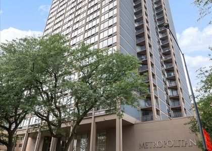 5320 N Sheridan Road - Photo 1