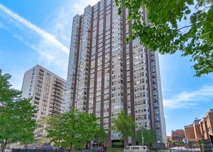 525 W Hawthorne Place - Photo 1