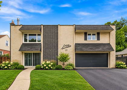 129 W Quincy Street - Photo 1