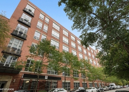 1735 N Paulina Street - Photo 1