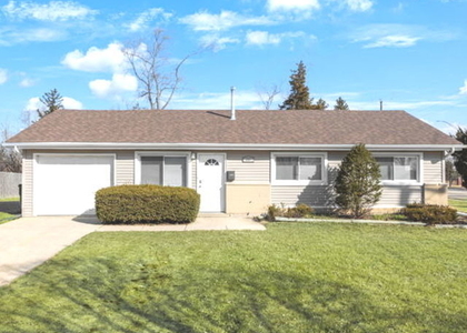 10 W Thacker Street - Photo 1