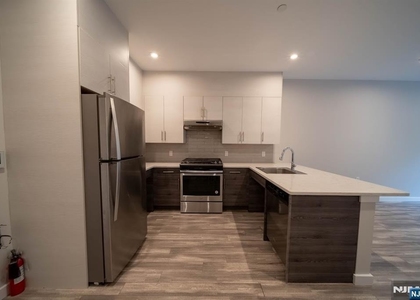 62 Broadway - Photo 1