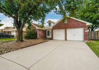 14606 Vaughnville Drive - Photo 1