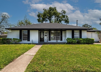 3320 Wentworth Street - Photo 1